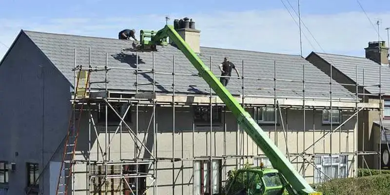 Roofers at Hollis new apartments